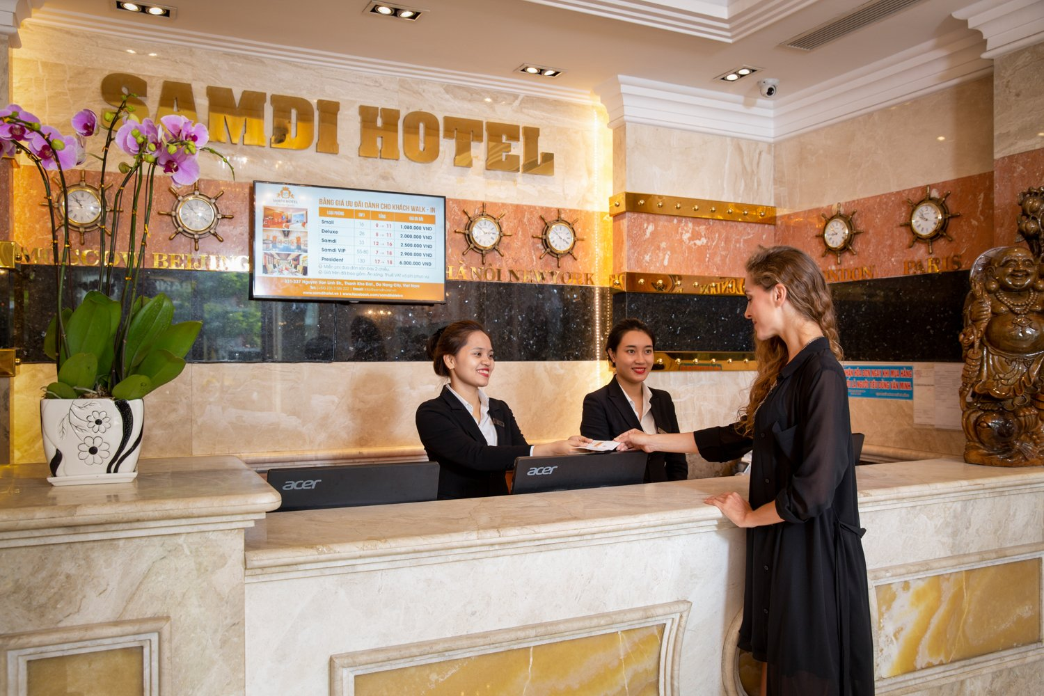 khách sạn 5 sao tốt nhất Đà Nẵng - Đội ngũ nhân viên tận tình và chuyên nghiệp